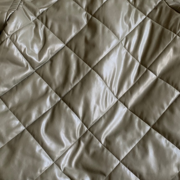 Calvin Klein brand new Quilted pleather puffer. It is a xl. - Picture 6 of 11